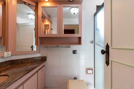 Apartamento à venda com 118m², 3 quartos e 2 vagas Apartamento à venda com 118m², 3 quartos e 2 vagasBanheiro da Suíte