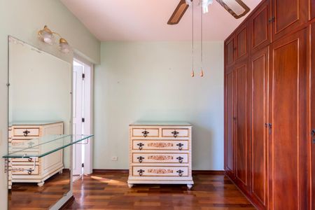 Apartamento à venda com 118m², 3 quartos e 2 vagas Apartamento à venda com 118m², 3 quartos e 2 vagasSuíte