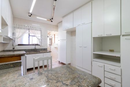Apartamento à venda com 118m², 3 quartos e 2 vagas Apartamento à venda com 118m², 3 quartos e 2 vagasCozinha