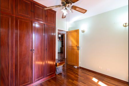 Apartamento à venda com 118m², 3 quartos e 2 vagas Apartamento à venda com 118m², 3 quartos e 2 vagasSuíte