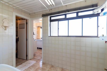 Apartamento à venda com 118m², 3 quartos e 2 vagas Apartamento à venda com 118m², 3 quartos e 2 vagasÁrea de Serviço