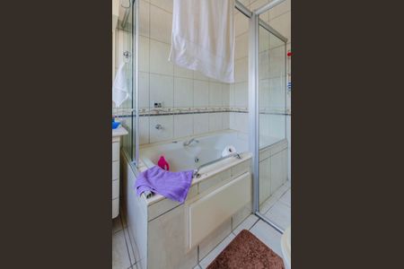 Casa à venda com 218m², 5 quartos e 1 vagaBanheiro da Suíte 3