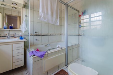 Casa à venda com 218m², 5 quartos e 1 vagaBanheiro da Suíte 3