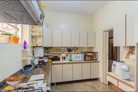 Casa à venda com 218m², 5 quartos e 1 vagaCozinha