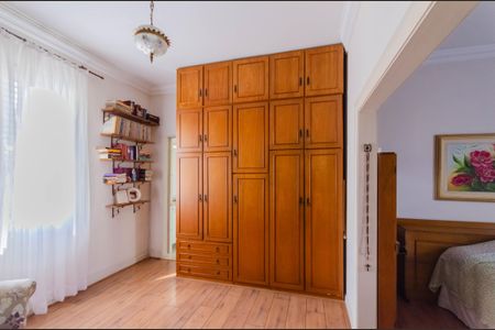 Casa à venda com 218m², 5 quartos e 1 vagaSuíte 3