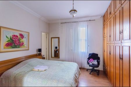 Casa à venda com 218m², 5 quartos e 1 vagaSuíte 3