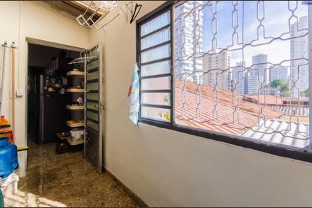 Casa à venda com 218m², 5 quartos e 1 vagaÁrea de Serviço