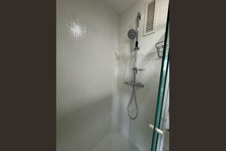 Apartamento à venda com 70m², 1 quarto e 2 vagasBanheiro