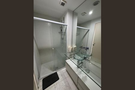 Apartamento à venda com 70m², 1 quarto e 2 vagasBanheiro