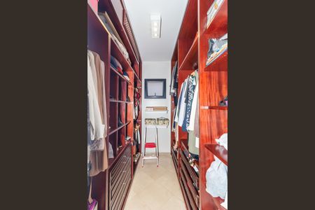 Apartamento para alugar com 310m², 5 quartos e 5 vagas Apartamento para alugar com 310m², 5 quartos e 5 vagasCloset da suíte 1
