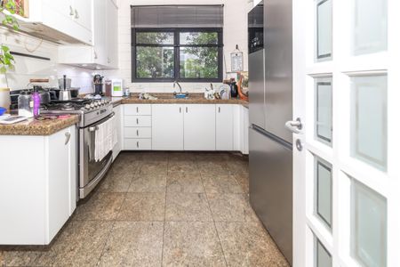 Apartamento para alugar com 310m², 5 quartos e 5 vagas Apartamento para alugar com 310m², 5 quartos e 5 vagasCozinha