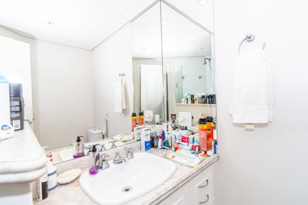 Apartamento para alugar com 310m², 5 quartos e 5 vagas Apartamento para alugar com 310m², 5 quartos e 5 vagasBanheiro da Suíte 1