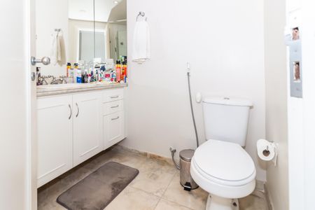 Apartamento para alugar com 310m², 5 quartos e 5 vagas Apartamento para alugar com 310m², 5 quartos e 5 vagasBanheiro da Suíte 1