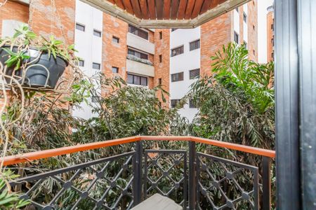 Apartamento para alugar com 310m², 5 quartos e 5 vagas Apartamento para alugar com 310m², 5 quartos e 5 vagasVaranda da Suíte 2