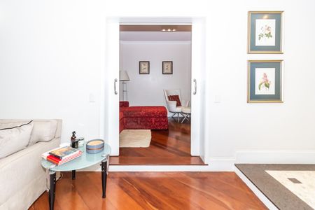 Apartamento para alugar com 310m², 5 quartos e 5 vagas Apartamento para alugar com 310m², 5 quartos e 5 vagasSala