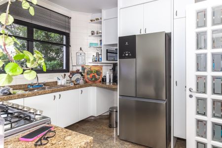 Apartamento para alugar com 310m², 5 quartos e 5 vagas Apartamento para alugar com 310m², 5 quartos e 5 vagasCozinha