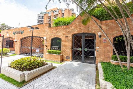 Apartamento para alugar com 310m², 5 quartos e 5 vagas Apartamento para alugar com 310m², 5 quartos e 5 vagasFachada