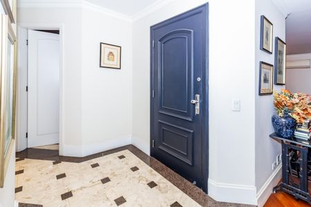 Apartamento para alugar com 310m², 5 quartos e 5 vagas Apartamento para alugar com 310m², 5 quartos e 5 vagasSala