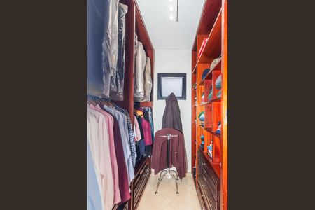 Apartamento para alugar com 310m², 5 quartos e 5 vagas Apartamento para alugar com 310m², 5 quartos e 5 vagasCloset da suíte 1