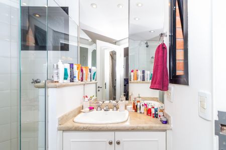 Apartamento para alugar com 310m², 5 quartos e 5 vagas Apartamento para alugar com 310m², 5 quartos e 5 vagasBanheiro da Suíte 3