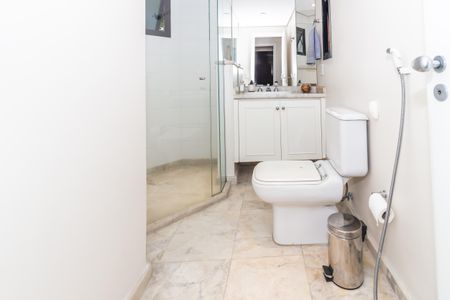 Apartamento para alugar com 310m², 5 quartos e 5 vagas Apartamento para alugar com 310m², 5 quartos e 5 vagasBanheiro da Suíte 4