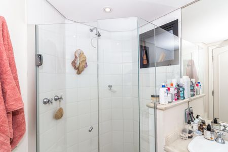 Apartamento para alugar com 310m², 5 quartos e 5 vagas Apartamento para alugar com 310m², 5 quartos e 5 vagasBanheiro da Suíte 2