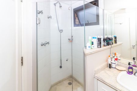 Apartamento para alugar com 310m², 5 quartos e 5 vagas Apartamento para alugar com 310m², 5 quartos e 5 vagasBanheiro da Suíte 1