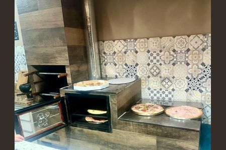 Casa de condomínio para alugar com 200m², 3 quartos e 4 vagas