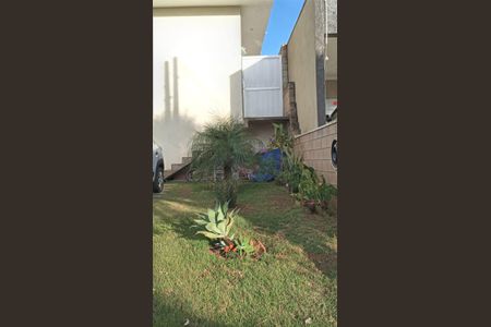 Casa de condomínio para alugar com 200m², 3 quartos e 4 vagas