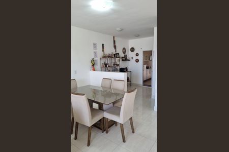 Casa de condomínio para alugar com 200m², 3 quartos e 4 vagas Casa de condomínio para alugar com 200m², 3 quartos e 4 vagasSala