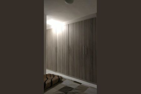 Casa de condomínio para alugar com 200m², 3 quartos e 4 vagas Casa de condomínio para alugar com 200m², 3 quartos e 4 vagasQuarto