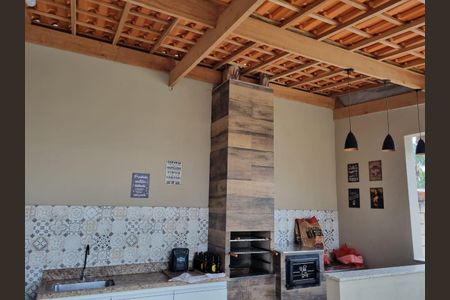 Casa de condomínio para alugar com 200m², 3 quartos e 4 vagas