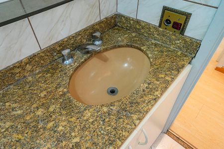 Apartamento à venda com 82m², 3 quartos e 1 vaga Apartamento à venda com 82m², 3 quartos e 1 vagaBanheiro Social
