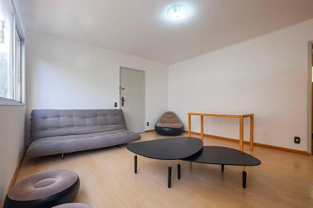 Apartamento à venda com 82m², 3 quartos e 1 vaga Apartamento à venda com 82m², 3 quartos e 1 vagaSala