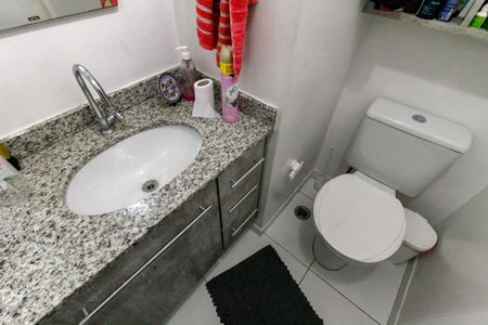 Apartamento à venda com 64m², 3 quartos e 1 vaga Apartamento à venda com 64m², 3 quartos e 1 vagaBanheiro Corredor