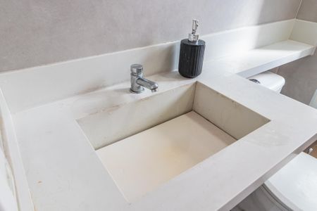 Apartamento à venda com 51m², 2 quartos e 1 vaga Apartamento à venda com 51m², 2 quartos e 1 vagaBanheiro