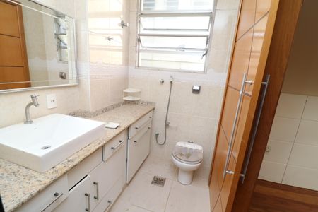 Apartamento à venda com 121m², 3 quartos e 2 vagasBanheiro da Suíte 1