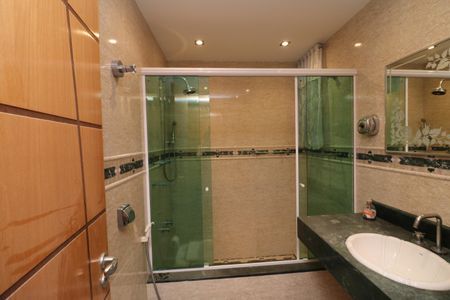 Apartamento à venda com 121m², 3 quartos e 2 vagasBanheiro da Suíte 2