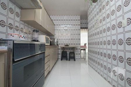 Casa à venda com 300m², 3 quartos e 3 vagas Casa à venda com 300m², 3 quartos e 3 vagasCozinha
