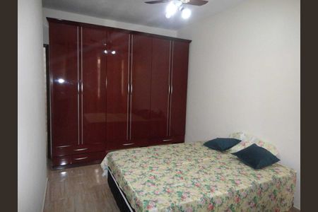 Casa à venda com 300m², 3 quartos e 3 vagas Casa à venda com 300m², 3 quartos e 3 vagasQuarto