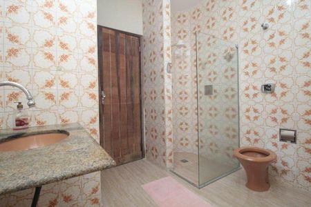 Casa à venda com 300m², 3 quartos e 3 vagas Casa à venda com 300m², 3 quartos e 3 vagasBanheiro