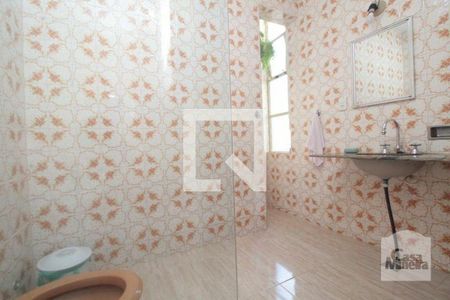 Casa à venda com 300m², 3 quartos e 3 vagas Casa à venda com 300m², 3 quartos e 3 vagasBanheiro