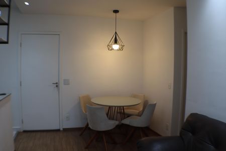 Apartamento à venda com 68m², 2 quartos e 1 vaga Apartamento à venda com 68m², 2 quartos e 1 vagaSala
