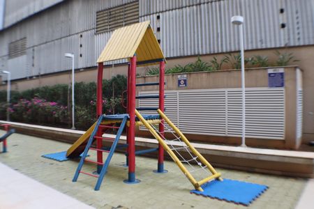 Apartamento à venda com 68m², 2 quartos e 1 vaga Apartamento à venda com 68m², 2 quartos e 1 vagaÁrea comum - Playground