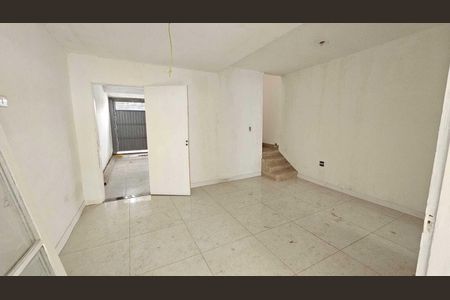 Casa à venda com 100m², 3 quartos e 2 vagas