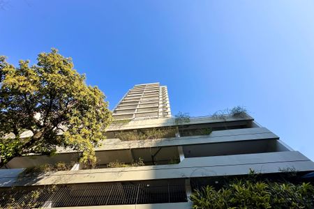 Apartamento para alugar com 230m², 3 quartos e 2 vagas Apartamento para alugar com 230m², 3 quartos e 2 vagasFachada