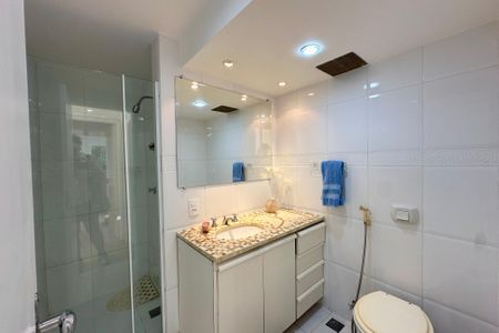 Apartamento para alugar com 230m², 3 quartos e 2 vagas Apartamento para alugar com 230m², 3 quartos e 2 vagasBanheiro Social