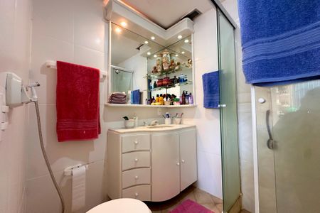 Apartamento para alugar com 230m², 3 quartos e 2 vagas Apartamento para alugar com 230m², 3 quartos e 2 vagasBanheiro da Suíte 2