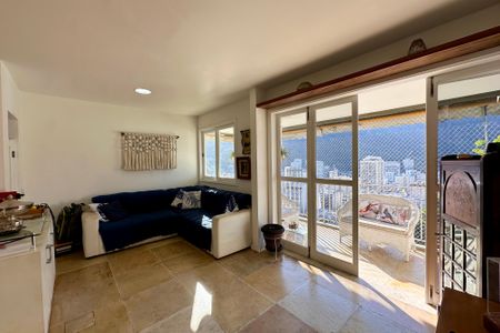 Apartamento para alugar com 230m², 3 quartos e 2 vagas Apartamento para alugar com 230m², 3 quartos e 2 vagasSala