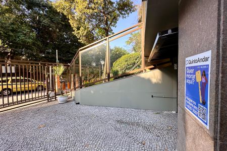 Apartamento para alugar com 230m², 3 quartos e 2 vagas Apartamento para alugar com 230m², 3 quartos e 2 vagasPlaquinha